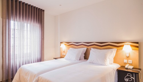 Chambre avec lits jumeaux (I)