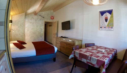 Suite Familiale, coin cuisine, vue montagne