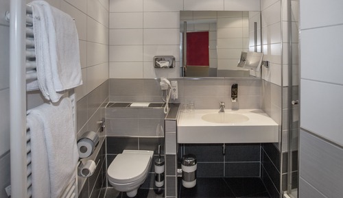 Chambre Triple Classique, salle de bains privée