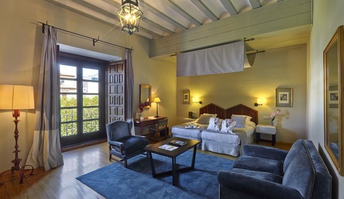 Chambre Standard (2 adults and 1 child)