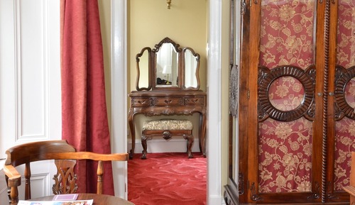 Chambre Double, salle de bains attenante (The Loch Etive- 4 Poster)