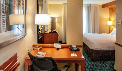 Suite, 1 très grand lit et 1 canapé-lit