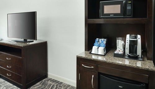 Chambre, 1 très grand lit (Drinks & Snacks)
