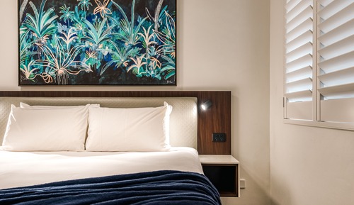 Chambre Supérieure, balcon (Upstairs)