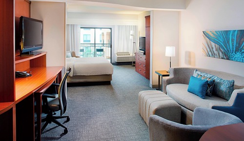 Suite, 1 très grand lit et 1 canapé-lit, vue ville