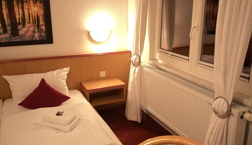Chambre Double Standard, 1 très grand lit, non-fumeurs, vue montagne