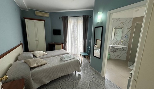Chambre Supérieure Double ou avec lits jumeaux