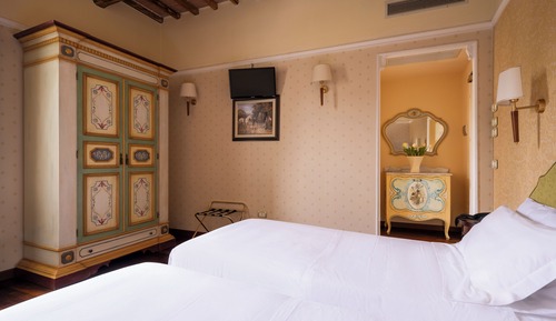 Chambre Standard Double ou avec lits jumeaux