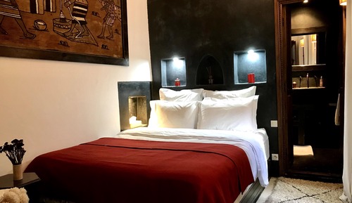 Chambre Deluxe Double ou avec lits jumeaux (Carbone)