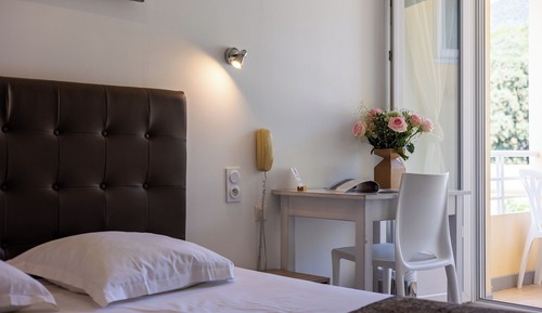 Chambre Double, vue colline, climatisée