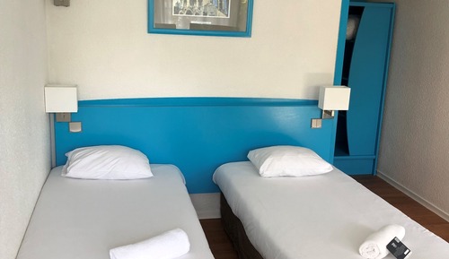 Chambre Standard, 2 lits une place