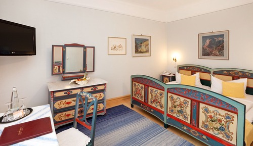 Chambre Double (main building)