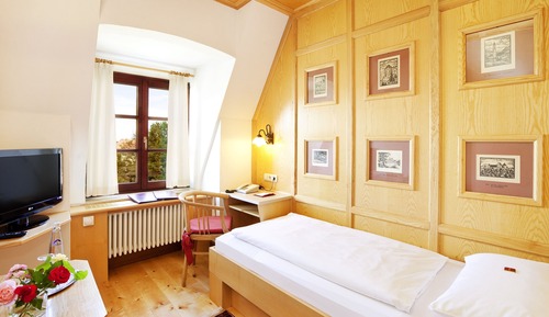 Chambre Simple (main building)
