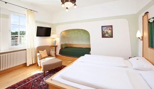 Chambre Triple (main building)