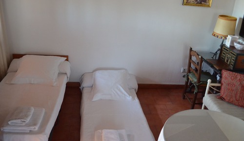 Chambre Familiale Double ou avec lits jumeaux, vue cour intérieure