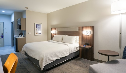 Chambre Standard, 1 très grand lit, accessible aux personnes à mobilité réduite (Mobility Tub)