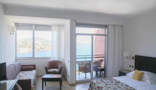 Suite Junior, vue mer (For 3 People)