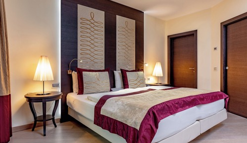 Chambre Supérieure, baignoire à jets