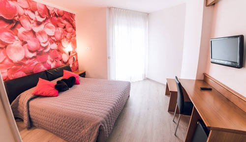 Chambre Double Design, 1 grand lit, balcon