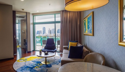 One Bedroom Suite King River View