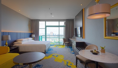 Grand Deluxe Club King River View