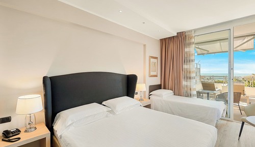Chambre Triple, terrasse, vue mer