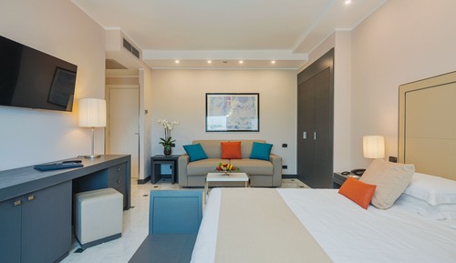 Suite Studio Junior, vue partielle sur la mer