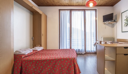 Studio Standard (2 adults + 2 children)