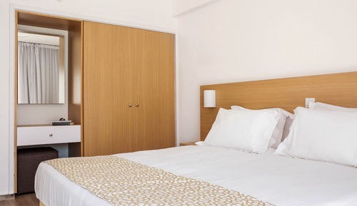 Chambre Standard Double ou avec lits jumeaux, vue piscine