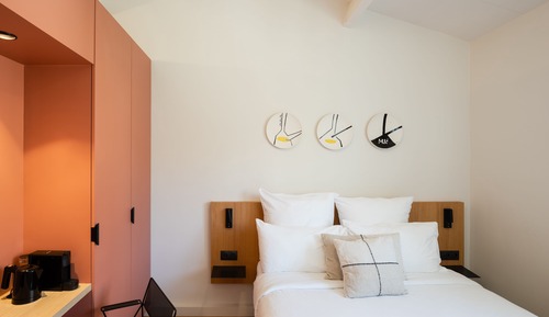 Chambre Double Côté Patio sous les toits
