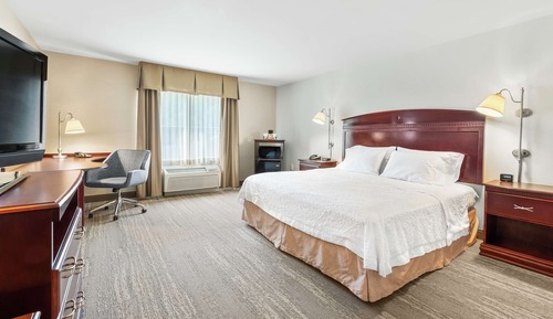 Chambre, 1 très grand lit, accessible aux personnes à mobilité réduite, non-fumeurs