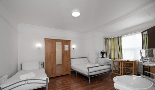 Chambre Familiale, salle de bains privée