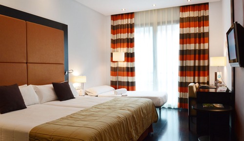 Chambre Triple (2+1)