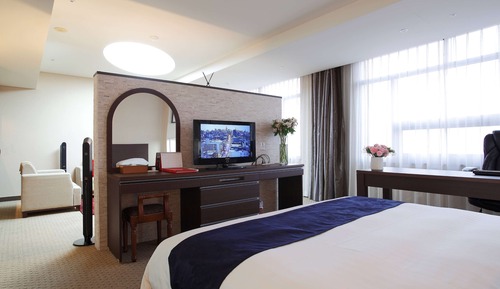 Suite, 1 grand lit, bain à remous
