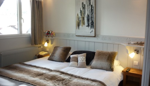 Chambre lit double ou lits jumeaux avec douche