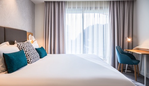 Chambre Premium, 1 très grand lit, balcon