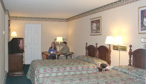 Chambre Deluxe, 2 grands lits, réfrigérateur et four à micro-ondes