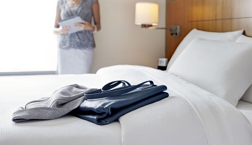 Chambre, 1 très grand lit, accessible aux personnes à mobilité réduite, baignoire