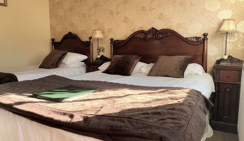 Chambre Classique avec lits jumeaux, salle de bains attenante