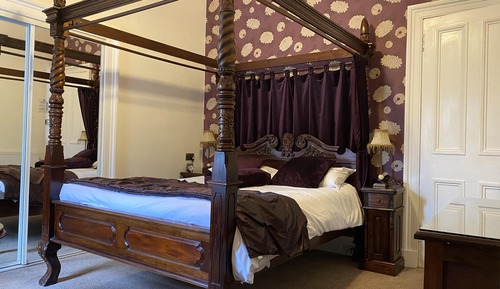Chambre Double Deluxe, salle de bains attenante, vue ville (Four Poster)