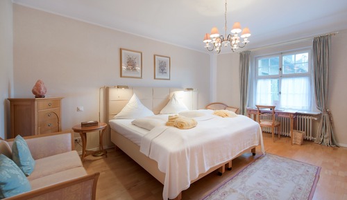 Chambre Supérieure Double ou avec lits jumeaux, vue jardin