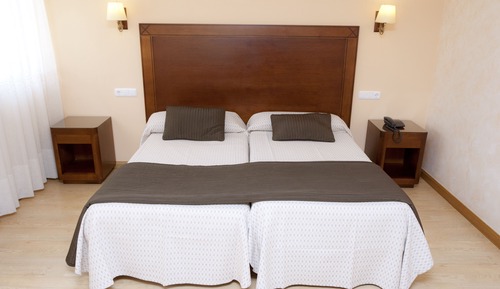 Chambre Double, baignoire à jets