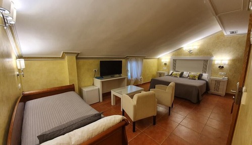 Penthouse Supérieur, baignoire à jets (Triple, no elevator)