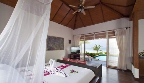 Villa, piscine privée, en front de plage