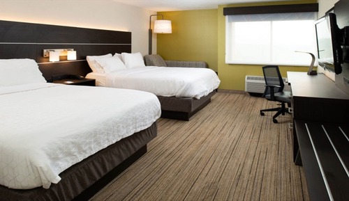 Chambre, 2 grands lits (Comms Accessible. Roll-In Shower)