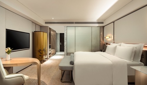 Chambre Classique, 1 très grand lit, vue ville