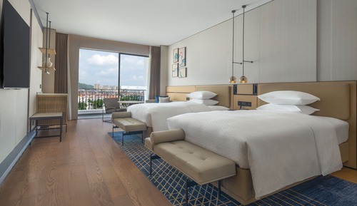 Chambre Supérieure, 2 lits doubles, vue ville