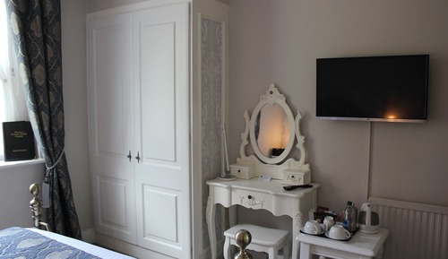 Chambre, 1 très grand lit