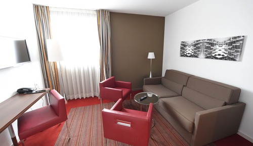 Suite, 1 très grand lit et 1 canapé-lit