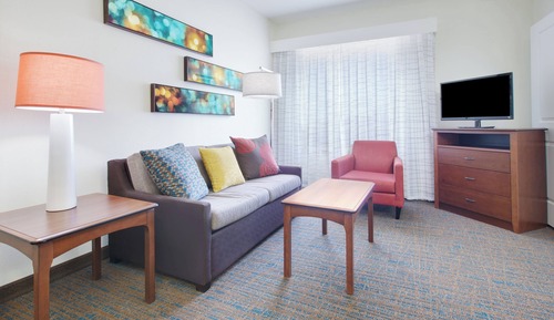 Suite, 1 très grand lit et 1 canapé-lit (Hearing Accessible)